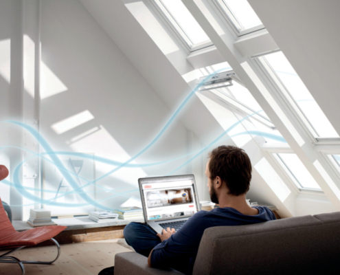 Experten empfehlen, drei- bis viermal pro Tag die Raumluft komplett auszutauschen. Foto: Velux/akz-o